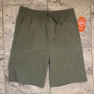 NWT Size XXL (18) Wonder Nation Olive Performance Shorts